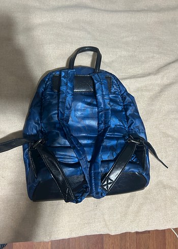 Parlak Mavi Deri Sırt Çantası - Görsel 4