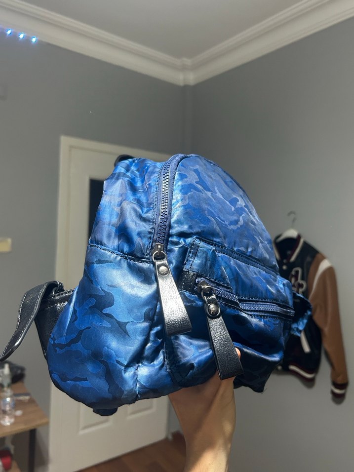 Parlak Mavi Deri Sırt Çantası - Görsel 2