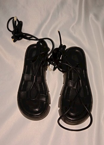 Bambi Siyah Bağcıklı Stiletto Topuklu Kadın Sandalet
