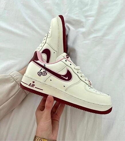 Nike Airforce valentine 36/40 mevcuttur