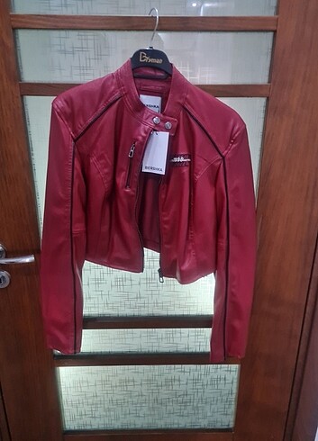 l Beden Orjinal Bershka bordo kırmızı deri ceket L beden yeni 0 ürün