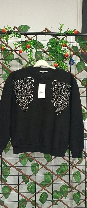 Taş detaylı sweatshirt 