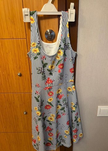 Çiçek Desenli Midi Kolsuz Elbise - Görsel 2