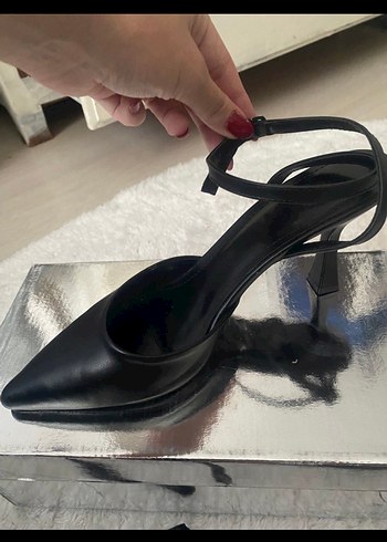 39 Beden Klasik Siyah Tokalı Stiletto Topuklu Kadın Ayakkabı