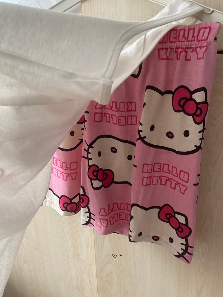 Hello Kitty Baskılı Pembe Dantel Detaylı Kedi Kıyafeti - Görsel 2