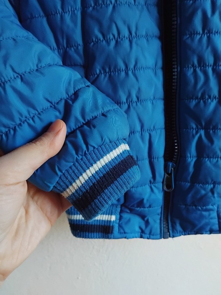 Mavi Kapitone Erkek Çocuk Mont - Görsel 2