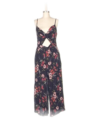 Urban Outfitters Uzun Tulum %70 İndirimli.