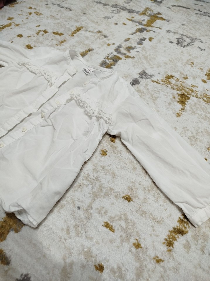 Beyaz Baskılı Bebek Önlüğü LC Waikiki - Görsel 2