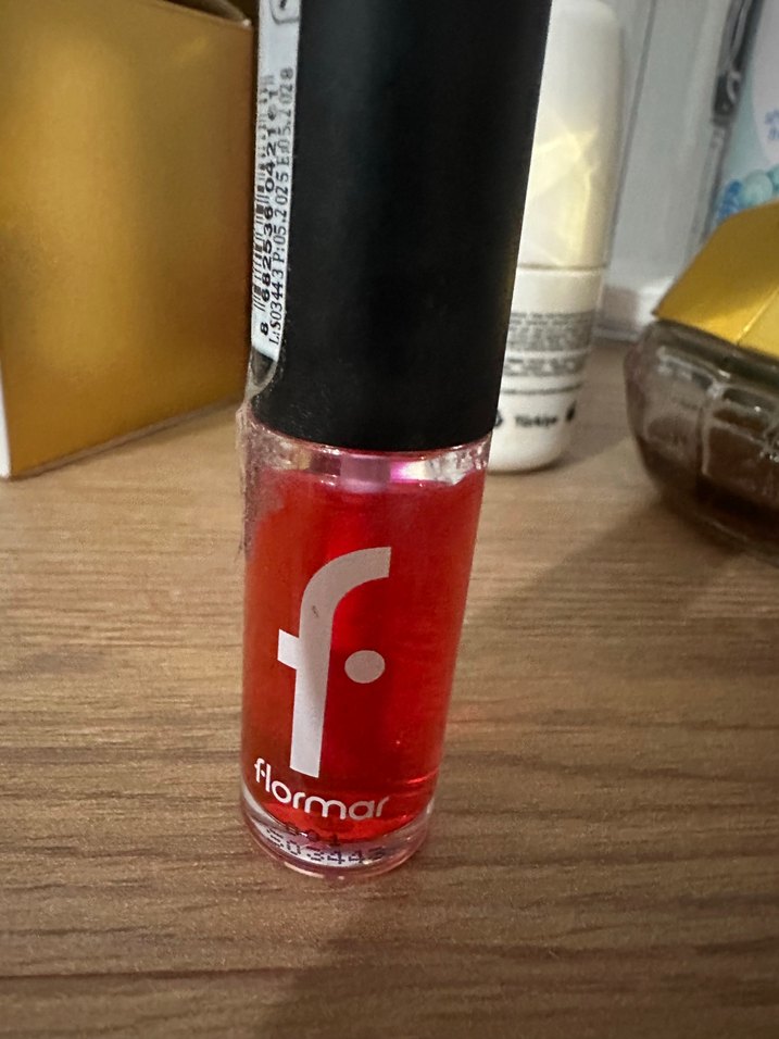 Parlak Kırmızı Ruj - Görsel 2