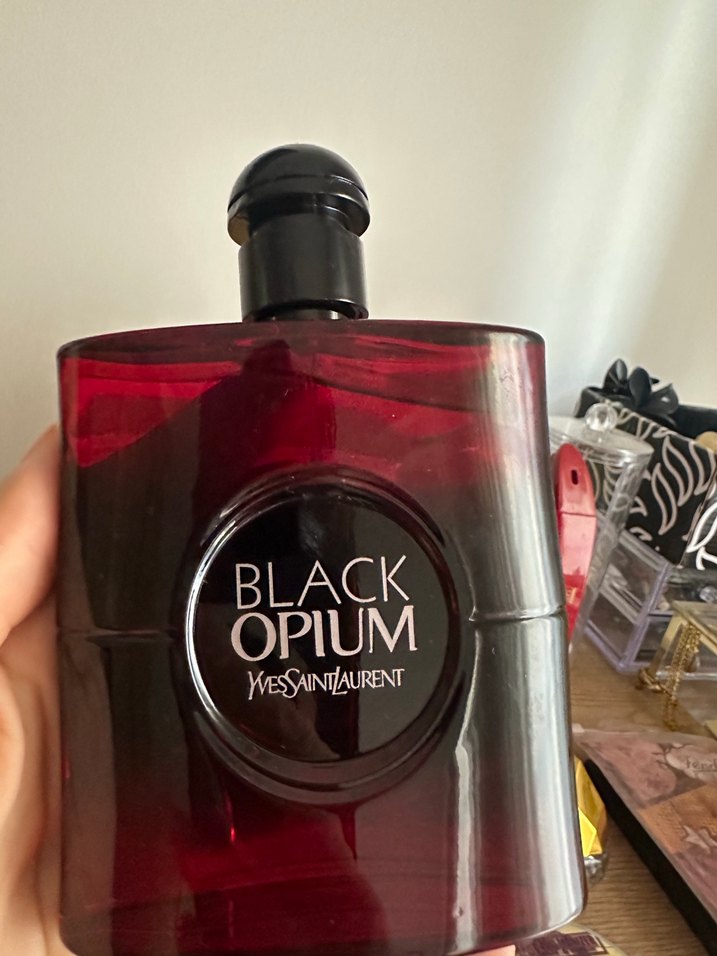 Yves Saint Laurent Black Opium Kadın Parfümü - Görsel 2