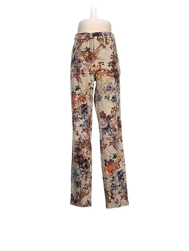 Zara Düz Kesim %70 İndirimli.