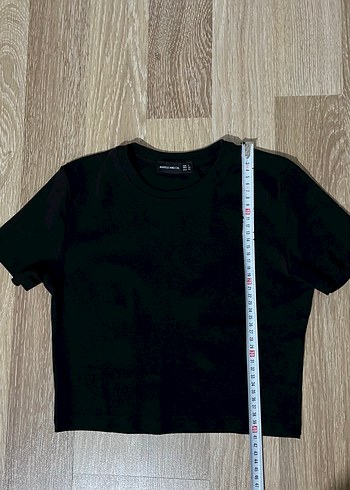 Siyah Kısa Kollu Crop - Görsel 2