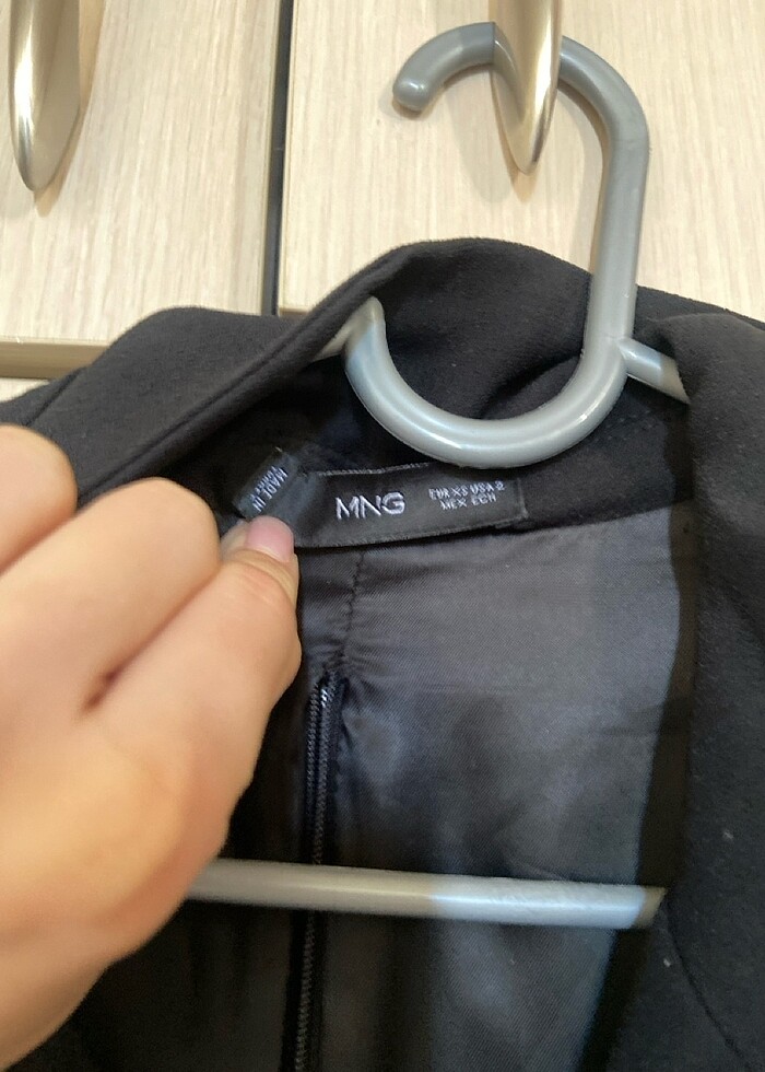 MANGO İNCE XS ŞIK OMUZLARI VATKALI VİRAL ELBİSE VÜCUDU SARAN - Görsel 4