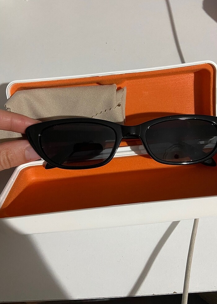 Kadın Siyah Güneş Gözlüğü - Görsel 2