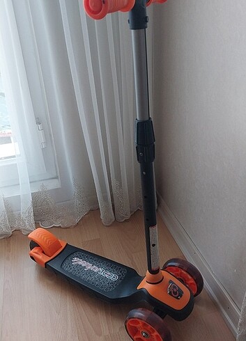 Diğer Işıklı Scooter