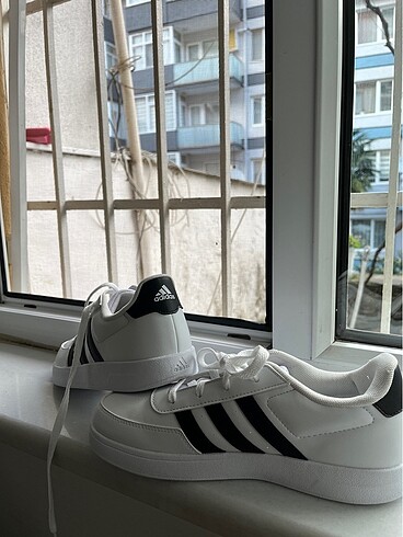 Orijinal adidas