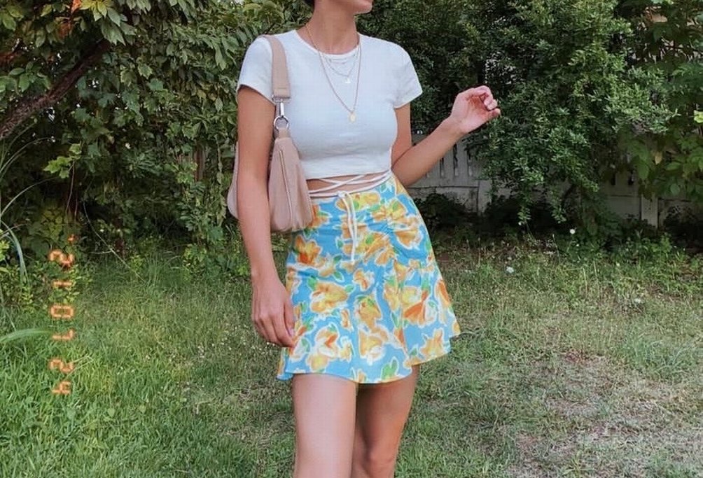 Bershka çiçekli mini etek - Görsel 3