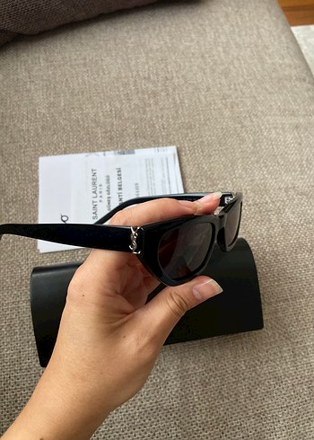 Yves Saint Laurent ürünü