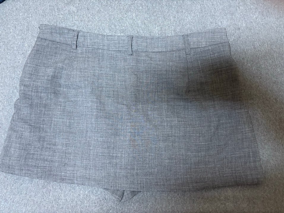 Gri Pilili Kısa Şort etek Stradivarius - Görsel 4