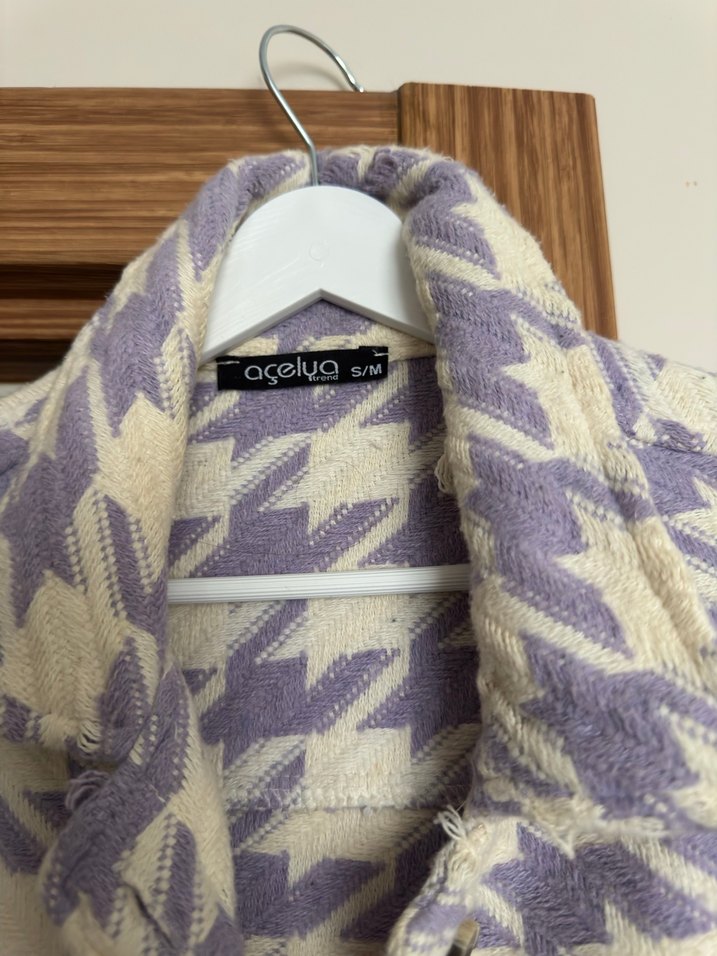 Düğmeli Mor Desenli Kadın Gömlek - Görsel 2