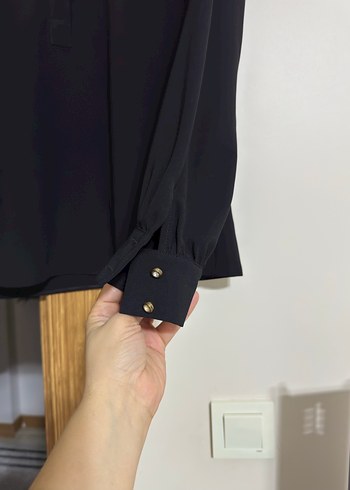 Siyah İşlemeli Uzun Kollu Gömlek - Görsel 3