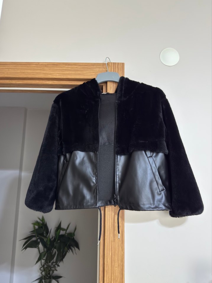 Kürklü Siyah Deri Kapüşonlu Kadın Ceket - Görsel 3