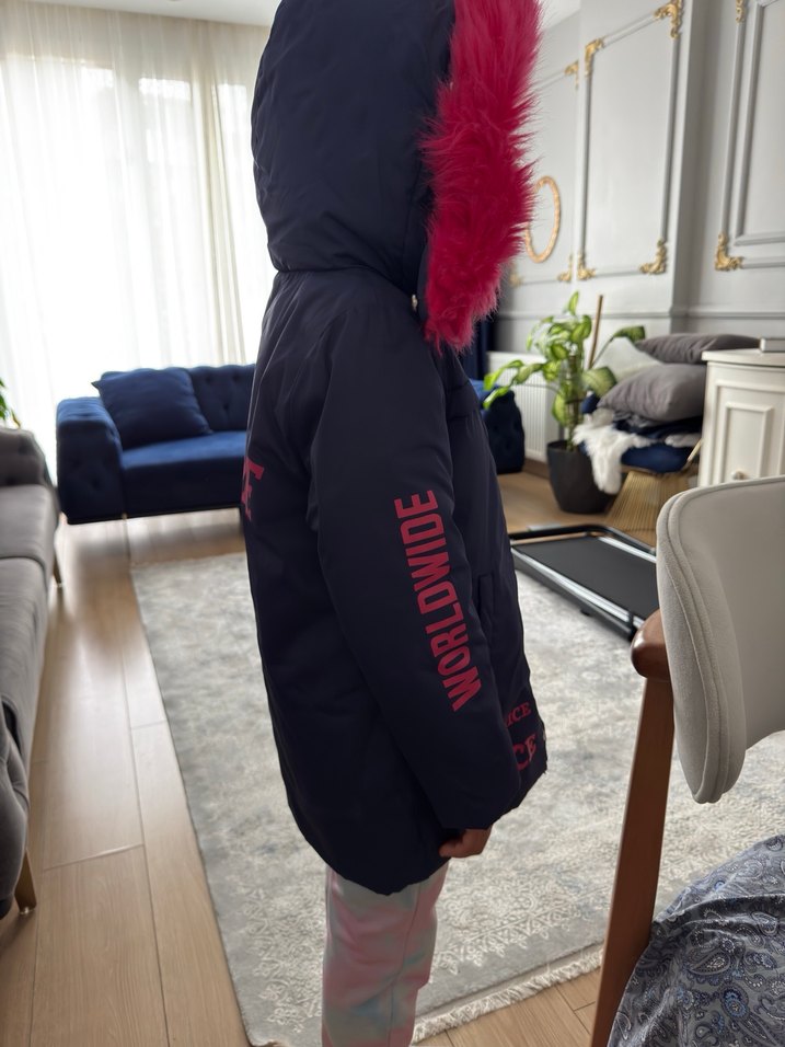 Kız Çocuk Gri Kürklü Kapüşonlu Mont - Görsel 2