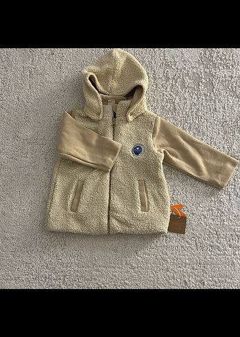 Bej Kapüşonlu Erkek Çocuk Mont - Görsel 3