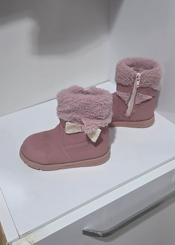 26 Beden Kız Çocuk Pembe Peluş Detaylı Bot