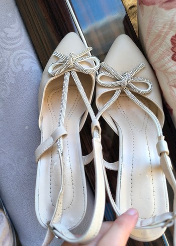 Beyaz Tokalı Stiletto Kadın Abiye Ayakkabı - Görsel 2