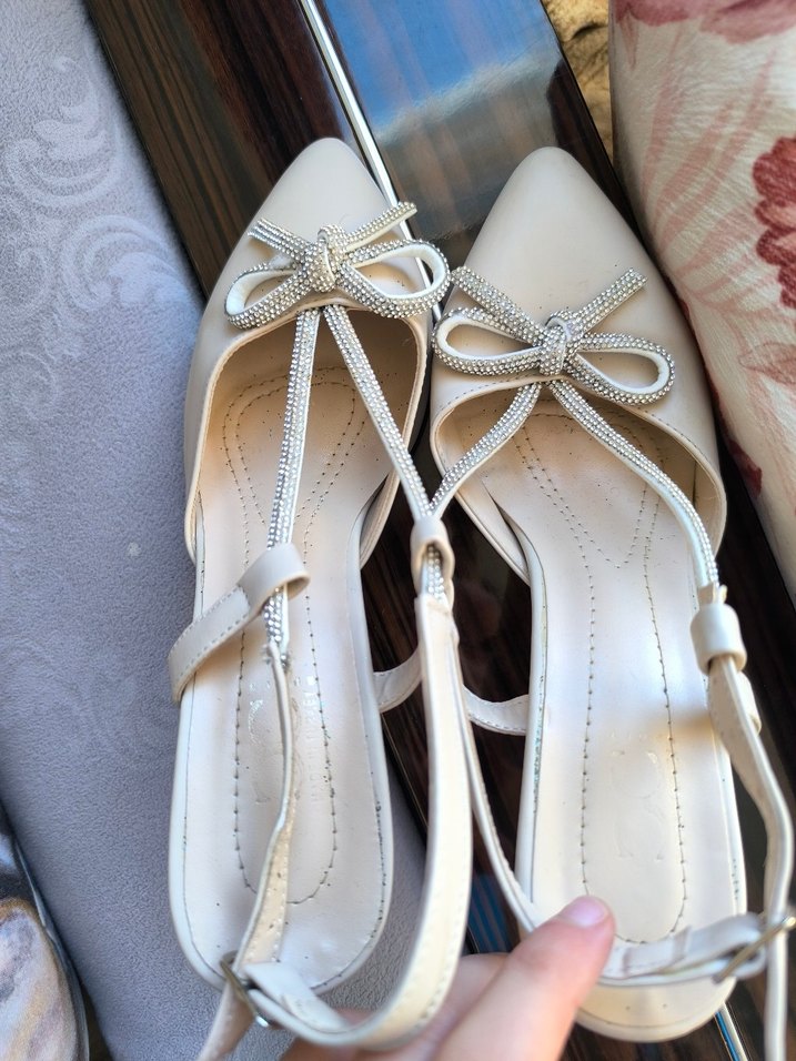 Beyaz Tokalı Stiletto Kadın Abiye Ayakkabı - Görsel 2