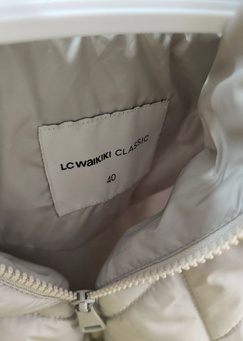 Kapüşonlu Bej Kadın Şişme Yelek - Görsel 3