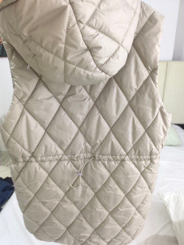 Kapüşonlu Bej Kadın Şişme Yelek - Görsel 2