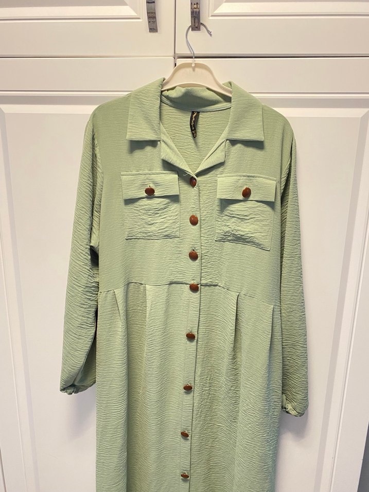 Düğmeli Yeşil Uzun Keten Elbise - Görsel 3