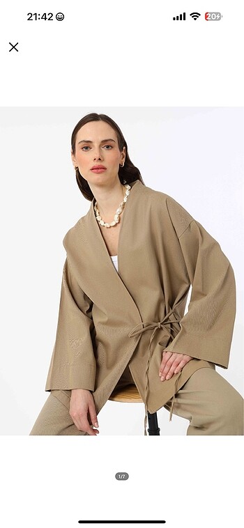 Bej kimono