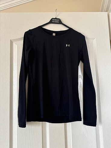 under armour spor üstü siyah