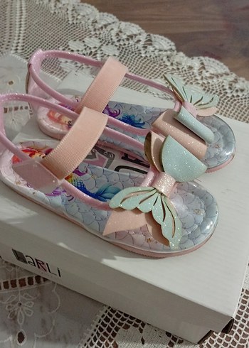 Kız Çocuk Pembe Fiyonk Detaylı Deniz Kızı baskılı ayakkabı - Görsel 2