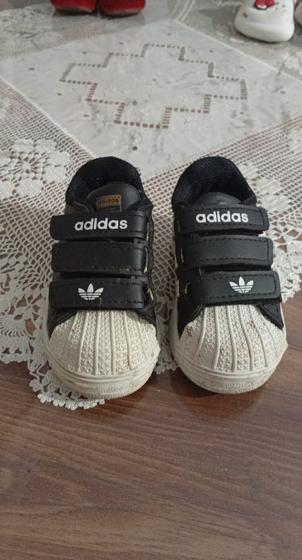 Kız ve Erkek Çocuk Siyah Beyaz Adidas Spor Ayakkabı - Görsel 2