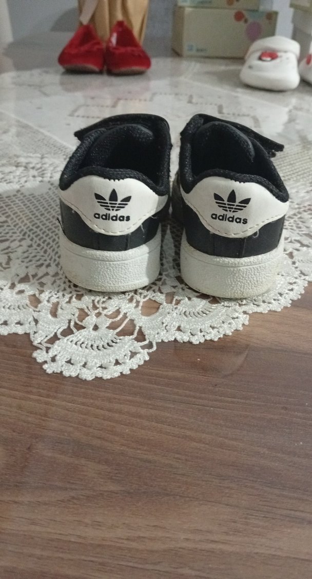 Kız ve Erkek Çocuk Siyah Beyaz Adidas Spor Ayakkabı - Görsel 5