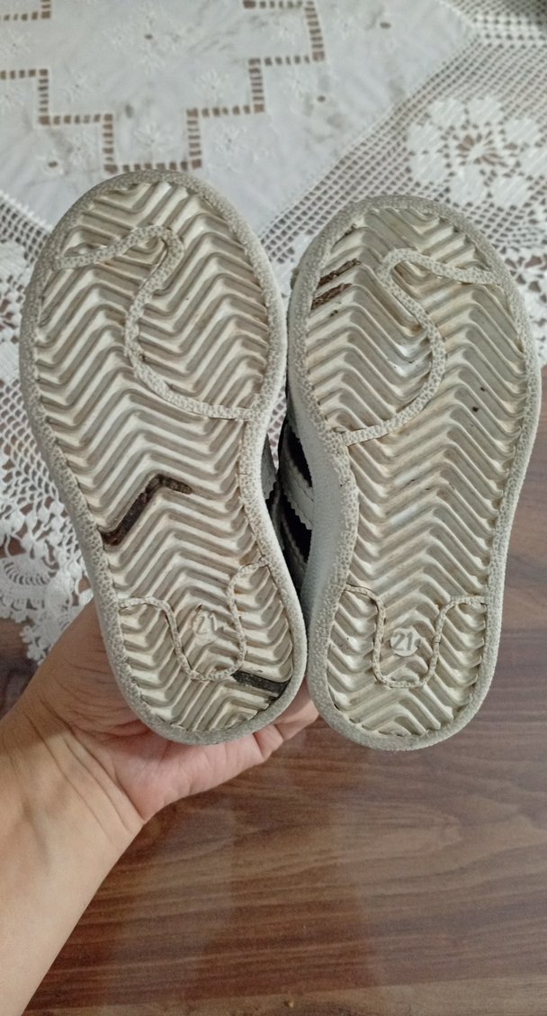 Kız ve Erkek Çocuk Siyah Beyaz Adidas Spor Ayakkabı - Görsel 4