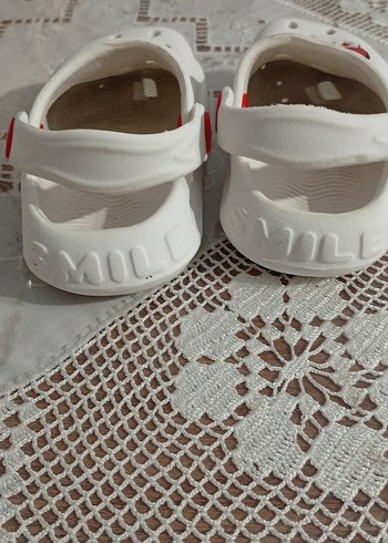 Kız Çocuk Beyaz Tokalı Kalpli Terlik - Görsel 4