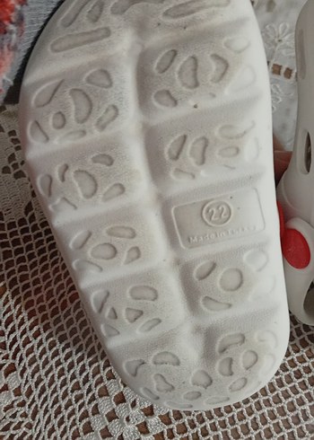 Kız Çocuk Beyaz Tokalı Kalpli Terlik - Görsel 3