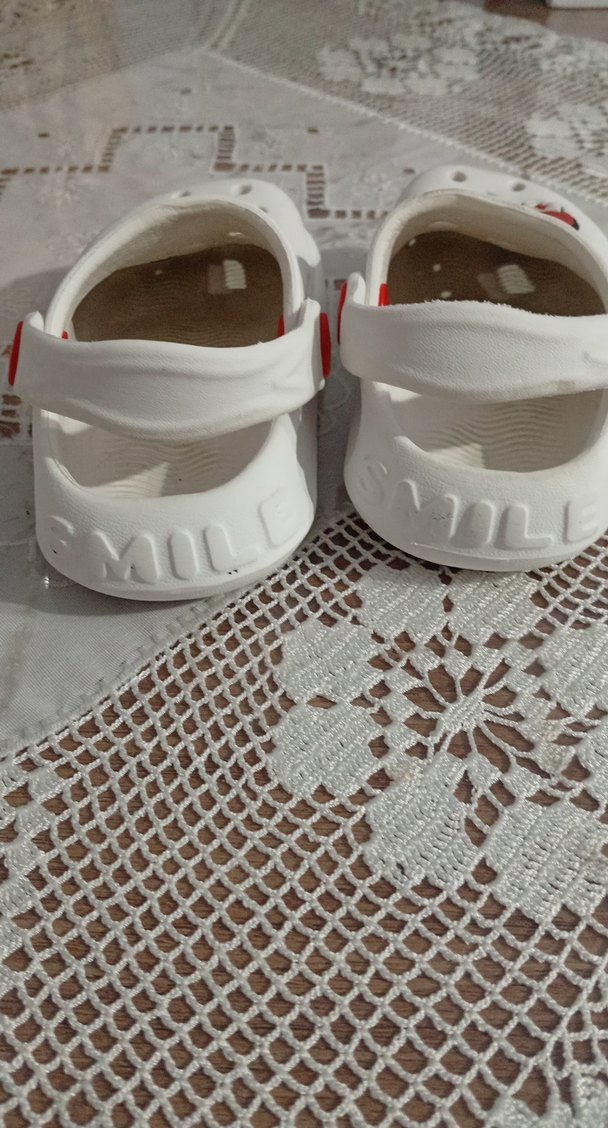 Kız Çocuk Beyaz Tokalı Kalpli Terlik - Görsel 4