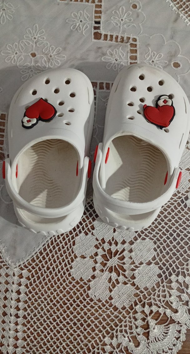 Kız Çocuk Beyaz Tokalı Kalpli Terlik - Görsel 5