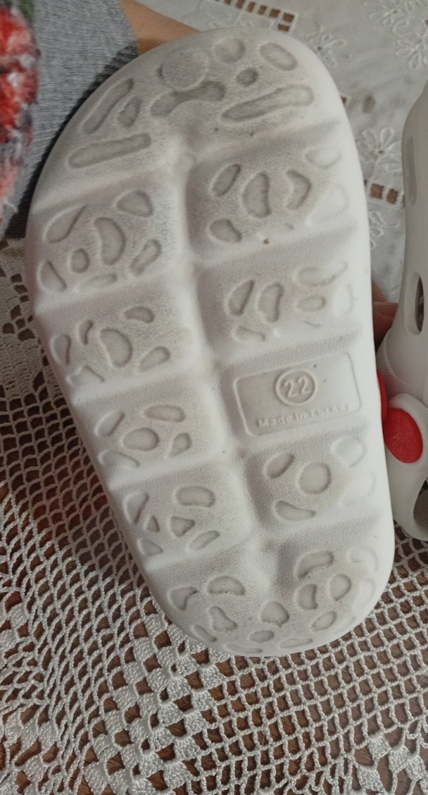 Kız Çocuk Beyaz Tokalı Kalpli Terlik - Görsel 3