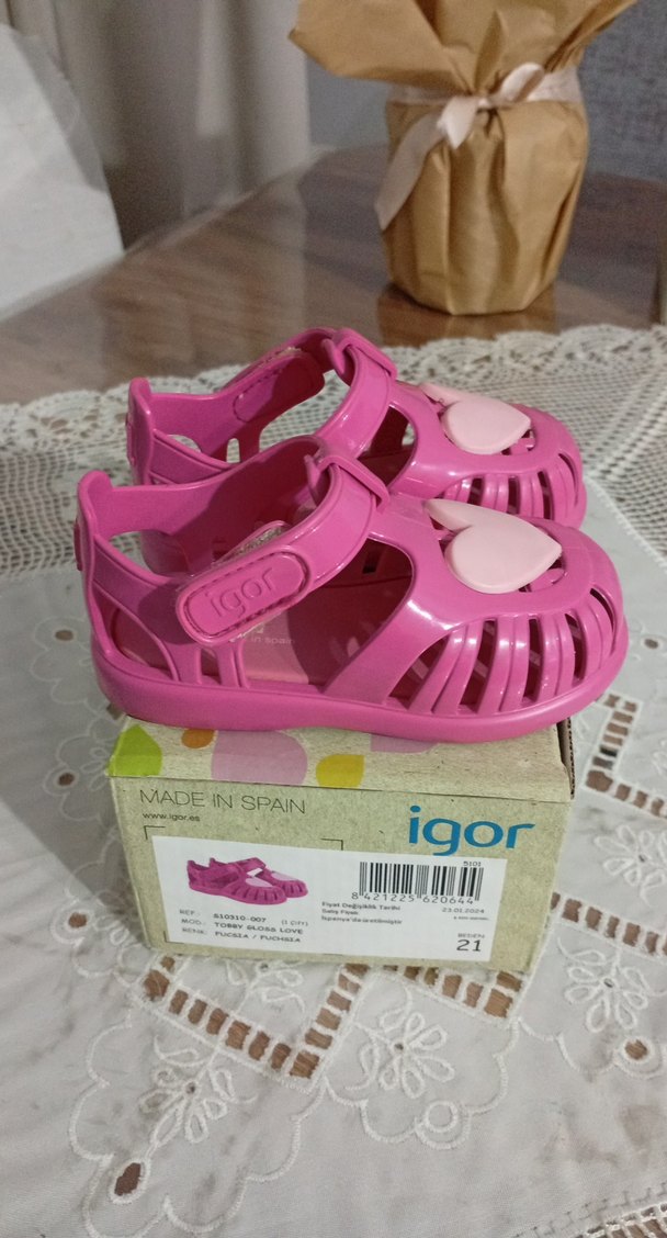 Kız Çocuk Pembe Kalp Detaylı İgor Sandalet - Görsel 2