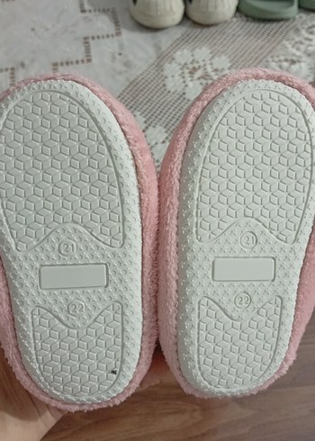 Pembe Barbie Nakışlı Kız Ev Terliği - Görsel 3