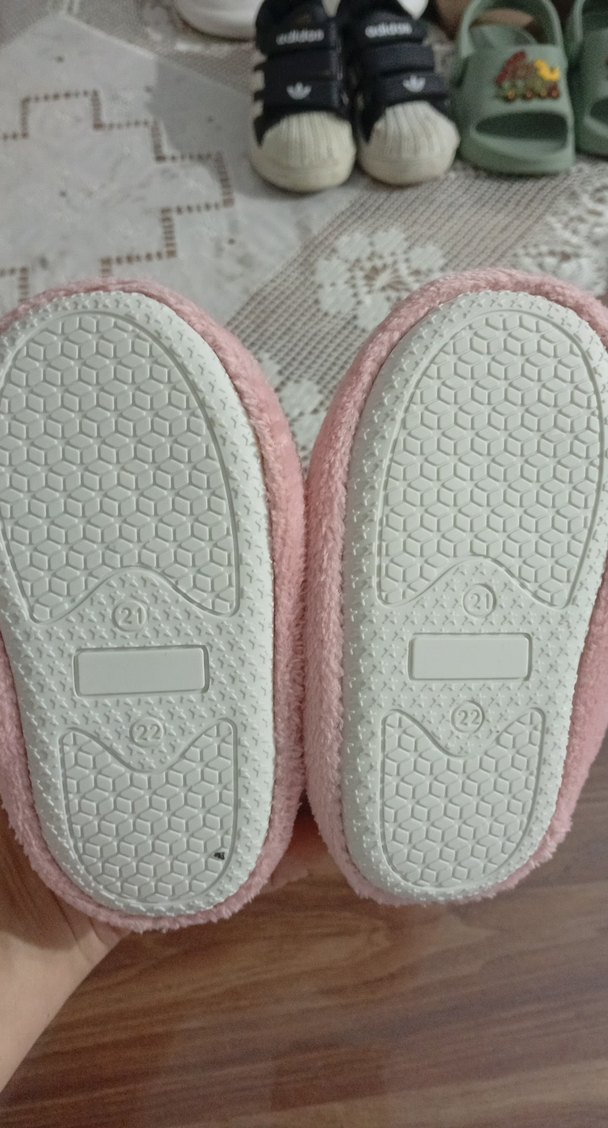 Pembe Barbie Nakışlı Kız Ev Terliği - Görsel 3