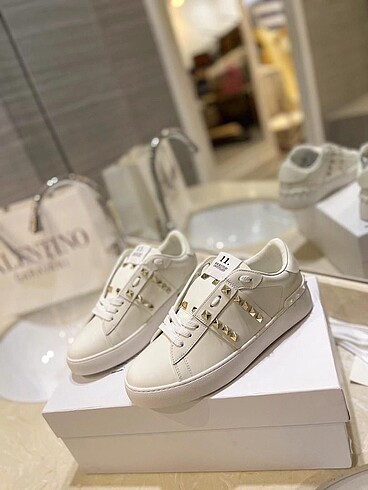 Valentino Valentino snekears 39