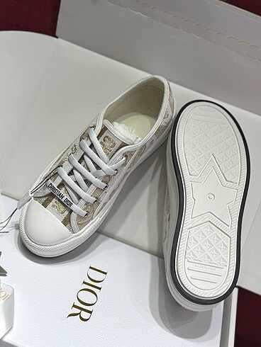 39 Beden beyaz Renk Dior ayakkabı 39